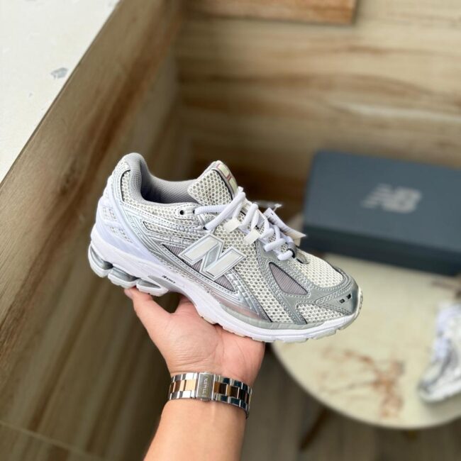 New balance 1906 Metallic silver